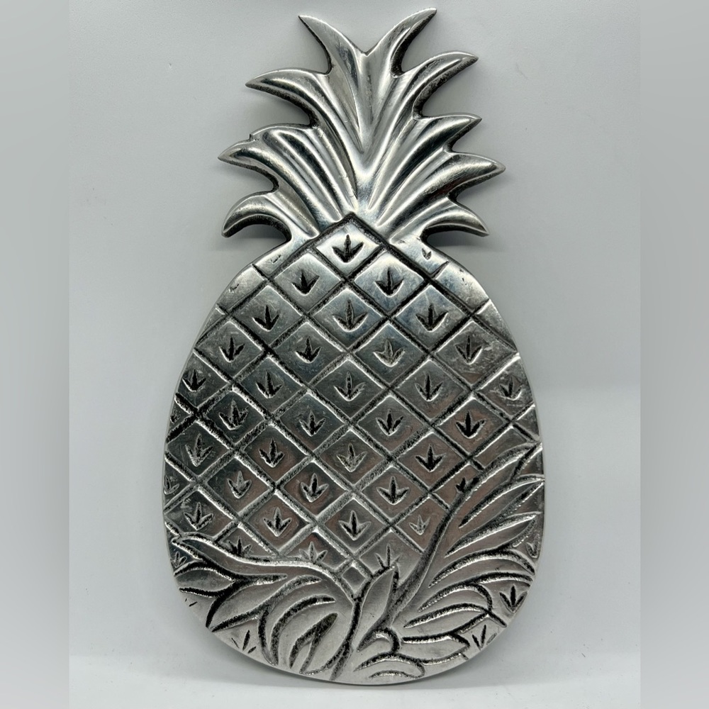 IHI EST. 1986 India Handicrafts Brushed Silver Tone Pineapple Trivet